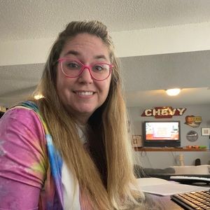 Meet your Posher, Angela